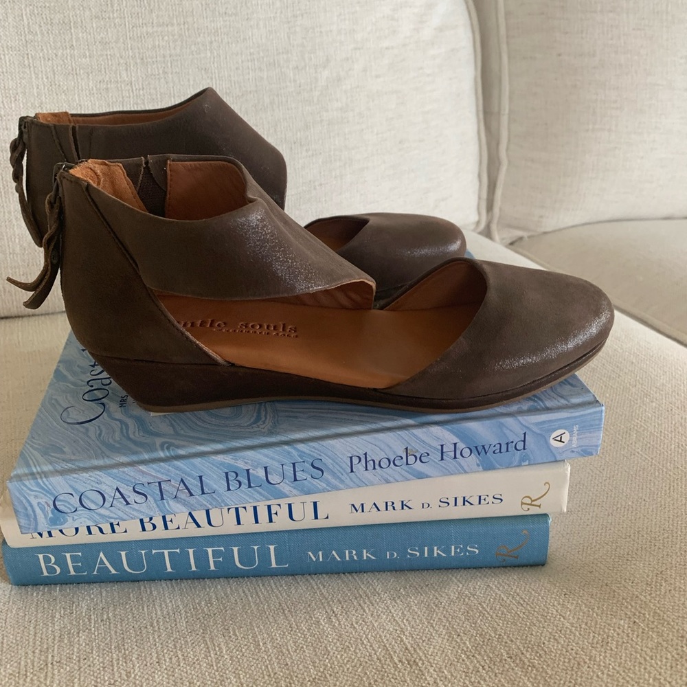 Gentle Souls small wedge brown leather shoes